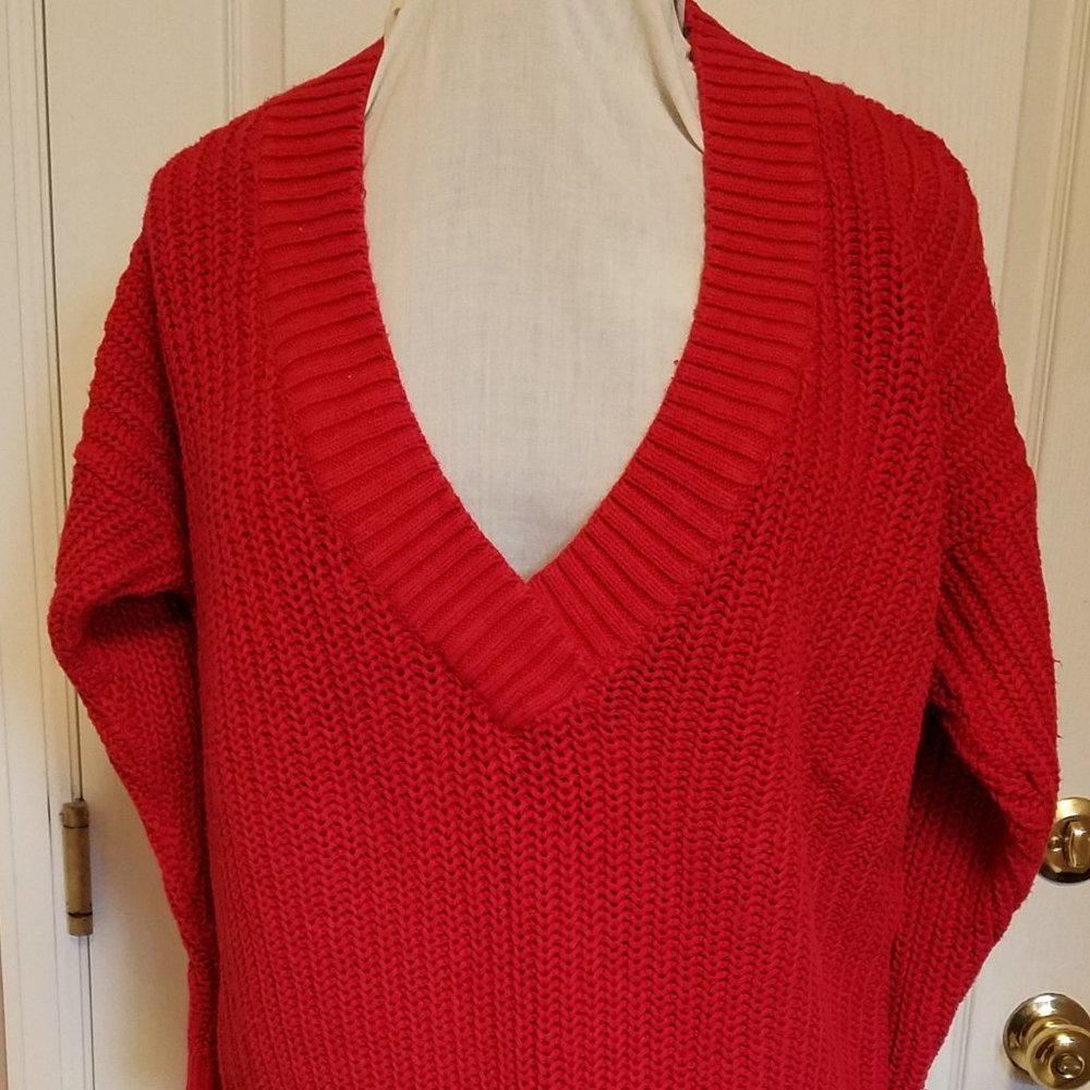 Anchor Blue Preowned Red V necked cable knit Sweat